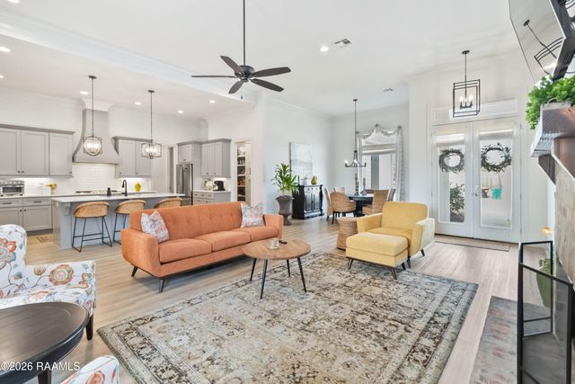 220 Treescape Drive, Lafayette, LA 70508