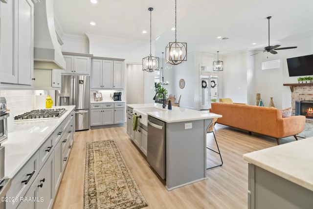 220 Treescape Drive, Lafayette, LA 70508