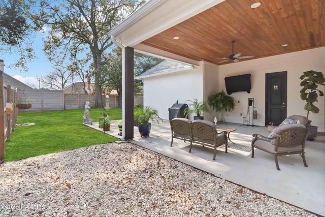 220 Treescape Drive, Lafayette, LA 70508