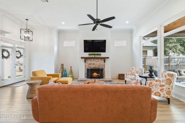 220 Treescape Drive, Lafayette, LA 70508