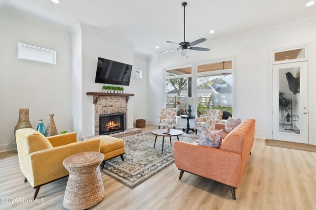 220 Treescape Drive, Lafayette, LA 70508