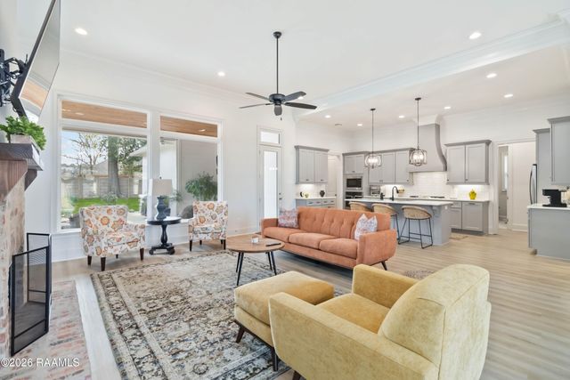 220 Treescape Drive, Lafayette, LA 70508