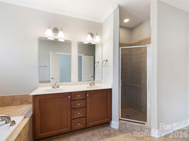 4670 Dabney Vigor Drive, Charlotte, NC 28209