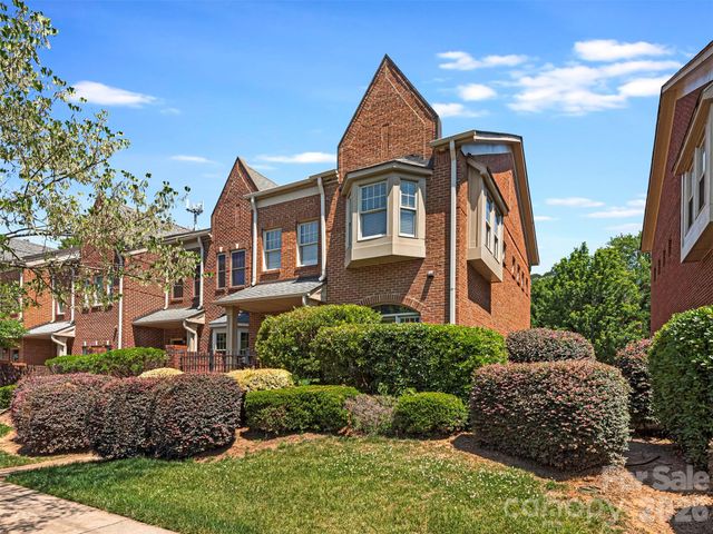 4670 Dabney Vigor Drive, Charlotte, NC 28209
