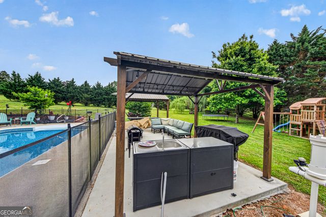 221 Grand Magnolia Lane, Clarkesville, GA 30523