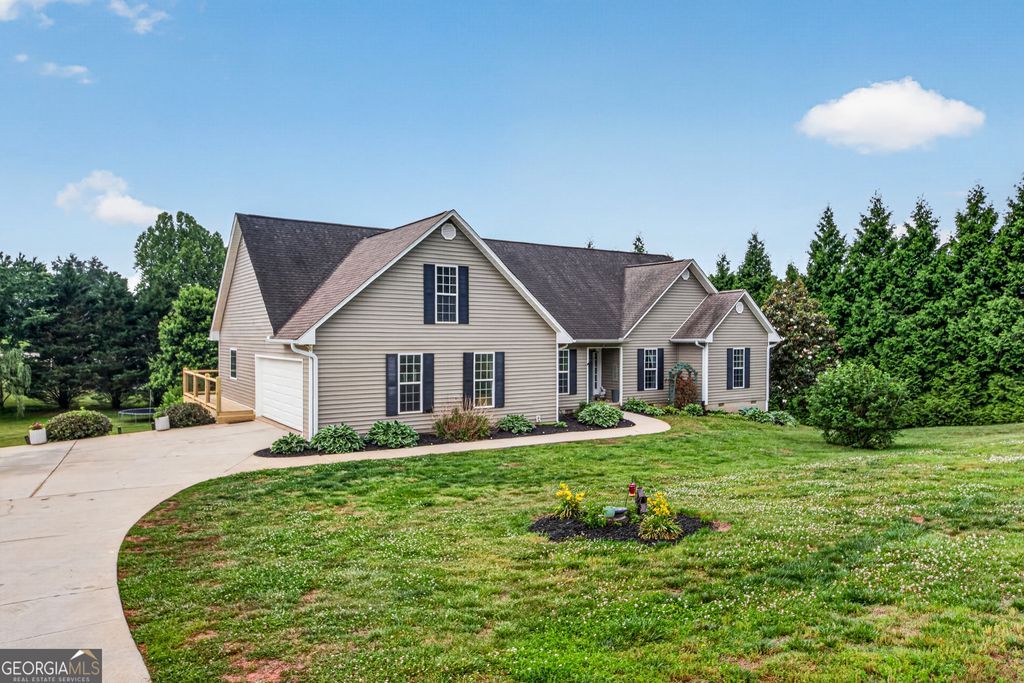 221 Grand Magnolia Lane, Clarkesville, GA 30523 — photo 2