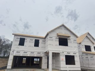 131 Dahlia Dr, La Vergne, TN 37086