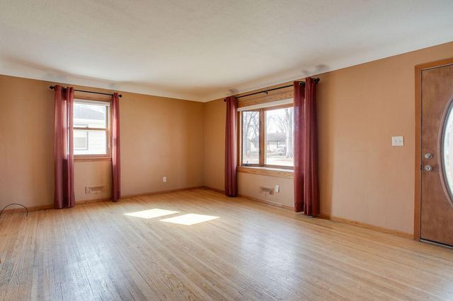 2001 8th Street N, Fargo, ND 58102