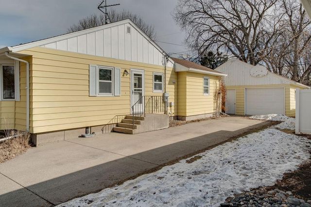 2001 8th Street N, Fargo, ND 58102