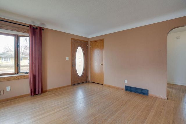 2001 8th Street N, Fargo, ND 58102