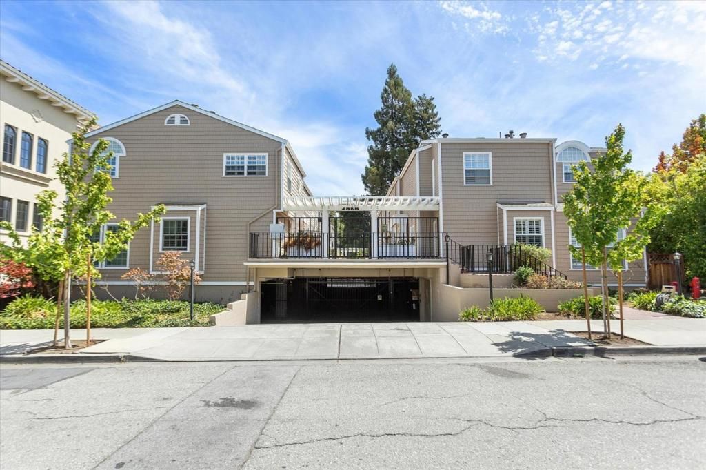 1555 Cherry Street 4, San Carlos, CA 94070