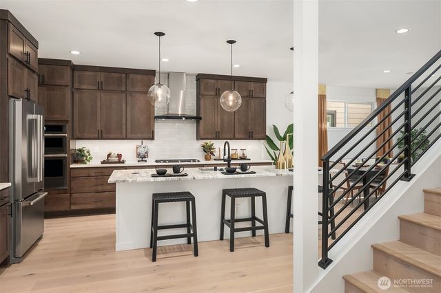 14821 Site 11 NE 2nd Court, Bellevue, WA 98007