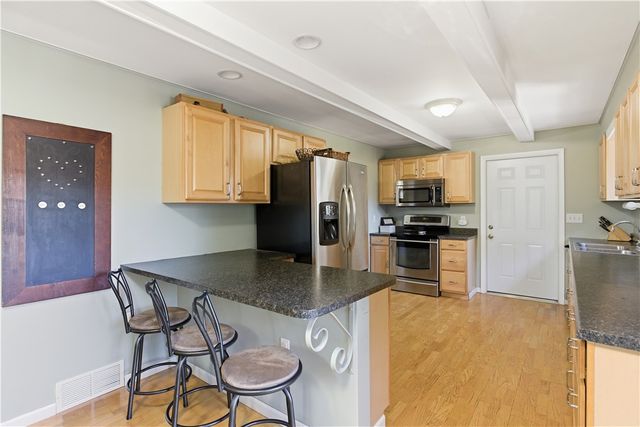 469 Mars Valencia Road, Adams Twp, PA 16059