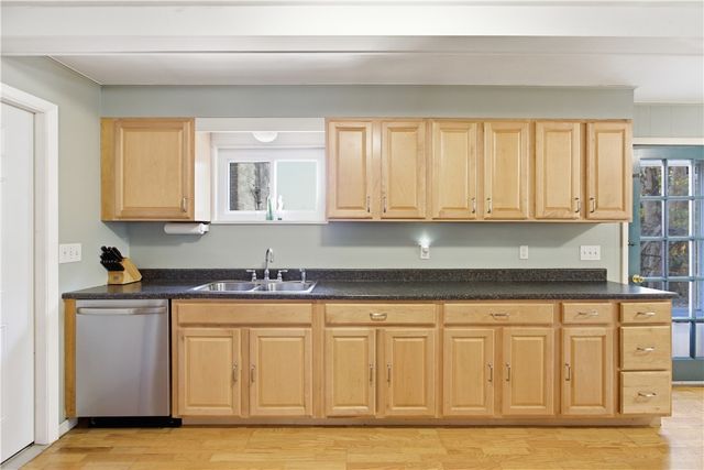 469 Mars Valencia Road, Adams Twp, PA 16059