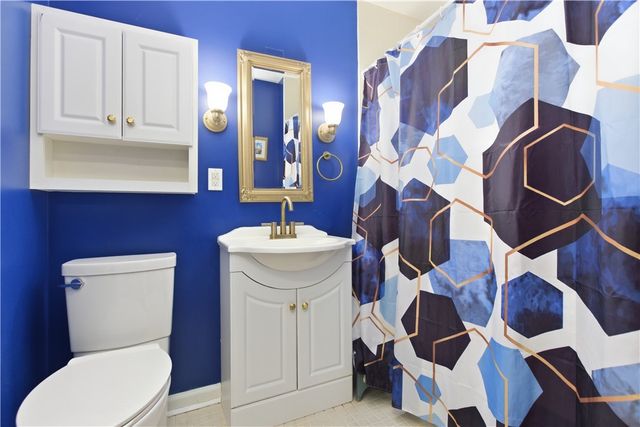 469 Mars Valencia Road, Adams Twp, PA 16059