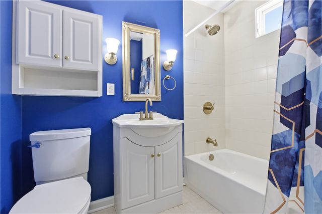 469 Mars Valencia Road, Adams Twp, PA 16059