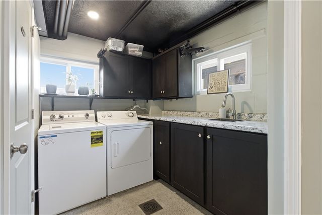 469 Mars Valencia Road, Adams Twp, PA 16059