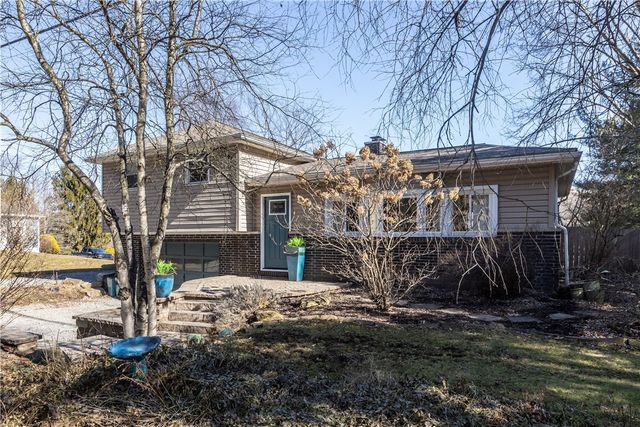 469 Mars Valencia Road, Adams Twp, PA 16059