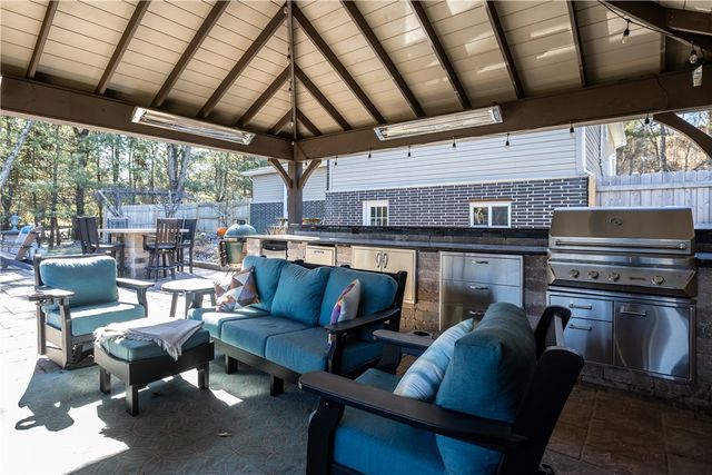 469 Mars Valencia Road, Adams Twp, PA 16059