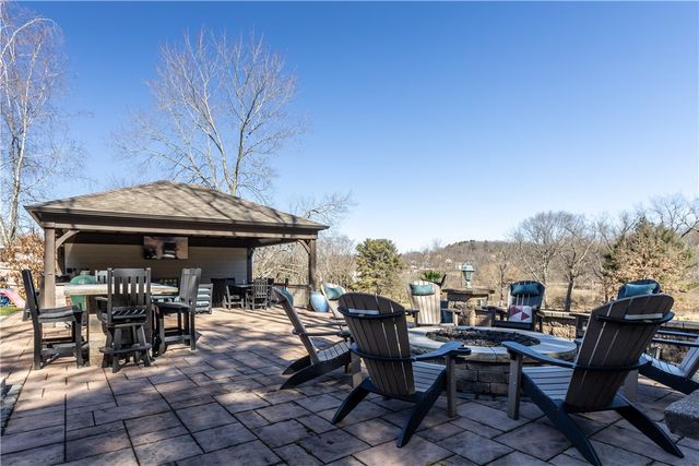 469 Mars Valencia Road, Adams Twp, PA 16059