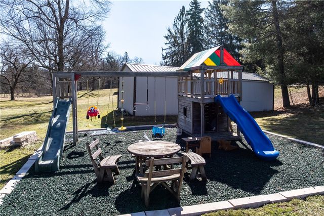 469 Mars Valencia Road, Adams Twp, PA 16059