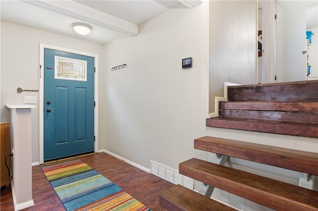 469 Mars Valencia Road, Adams Twp, PA 16059