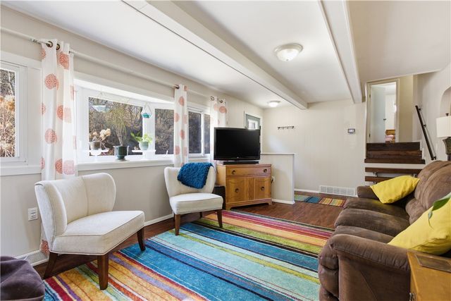 469 Mars Valencia Road, Adams Twp, PA 16059