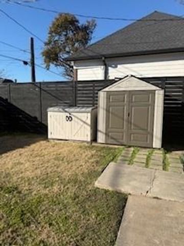 305 Enid Street, Houston, TX 77009