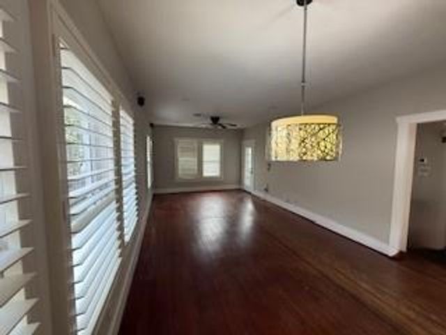 305 Enid Street, Houston, TX 77009