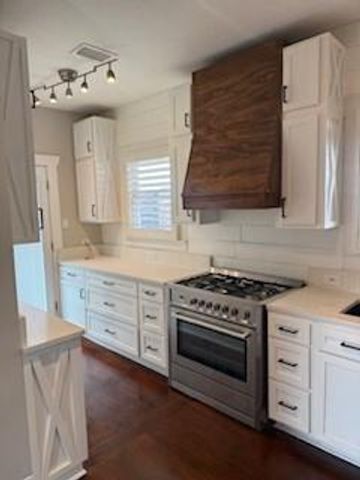 305 Enid Street, Houston, TX 77009