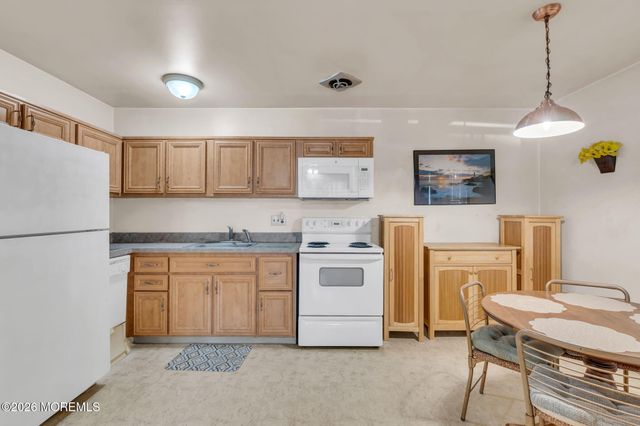 207B Laurel Place, Whiting, NJ 08759
