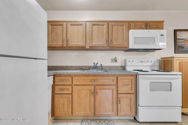 207B Laurel Place, Whiting, NJ 08759