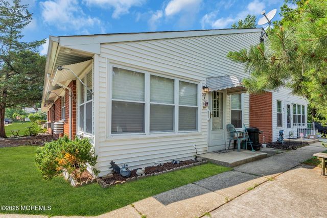207B Laurel Place, Whiting, NJ 08759
