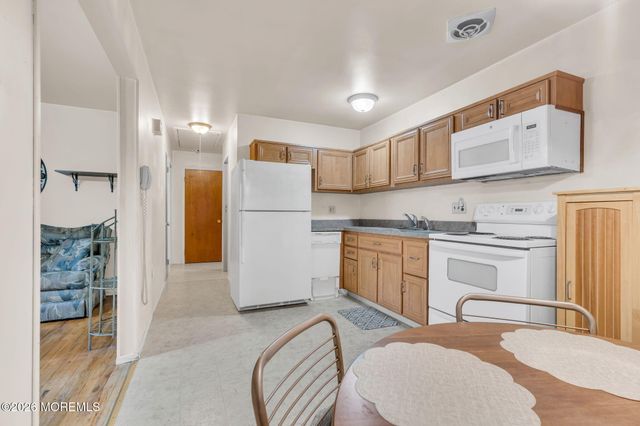 207B Laurel Place, Whiting, NJ 08759