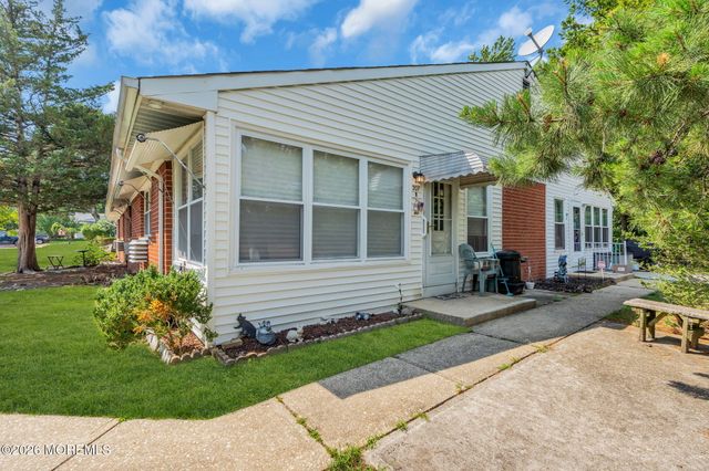207B Laurel Place, Whiting, NJ 08759