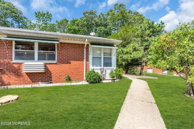 207B Laurel Place, Whiting, NJ 08759