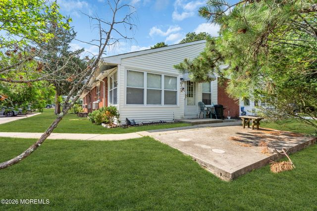 207B Laurel Place, Whiting, NJ 08759