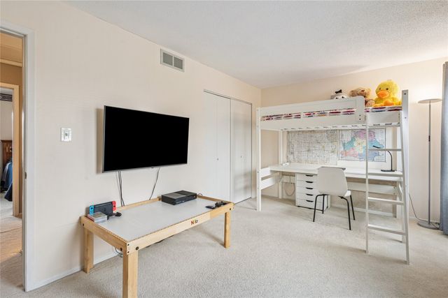 8616 Alpine Drive C, Urbandale, IA 50322