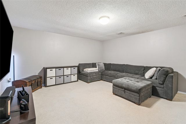 8616 Alpine Drive C, Urbandale, IA 50322