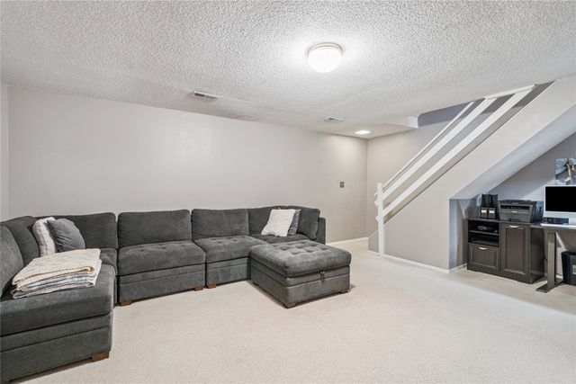 8616 Alpine Drive C, Urbandale, IA 50322