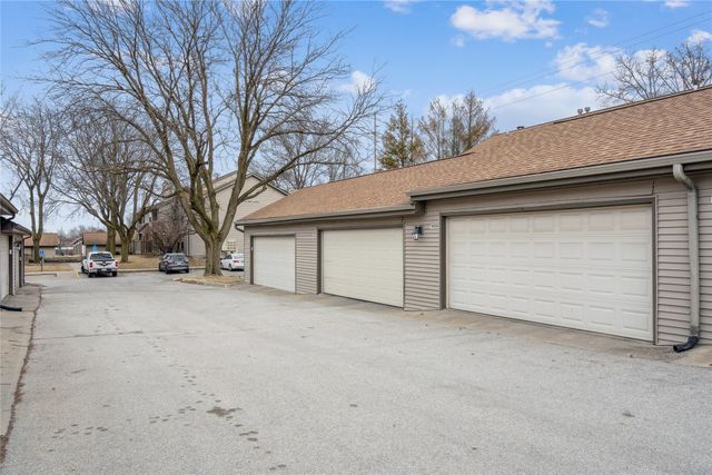 8616 Alpine Drive C, Urbandale, IA 50322