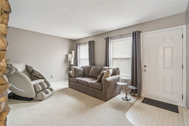 8616 Alpine Drive C, Urbandale, IA 50322