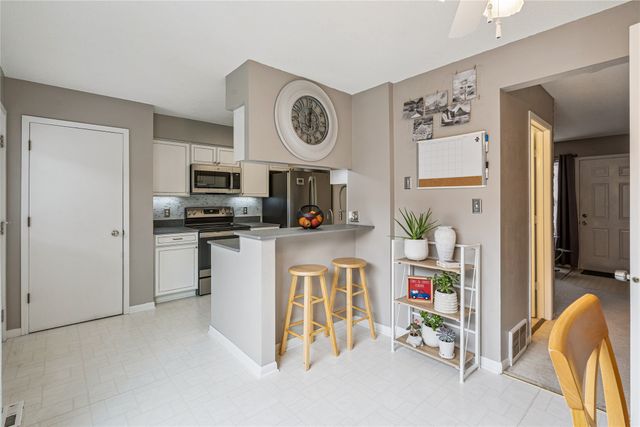 8616 Alpine Drive C, Urbandale, IA 50322