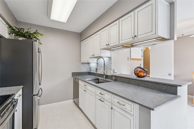 8616 Alpine Drive C, Urbandale, IA 50322