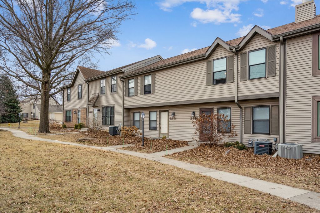 8616 Alpine Drive C, Urbandale, IA 50322