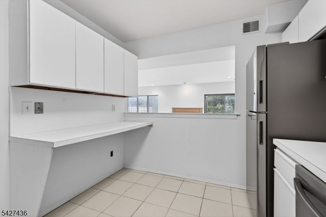 169 Castle Ridge Dr, East Hanover Twp., NJ 07936