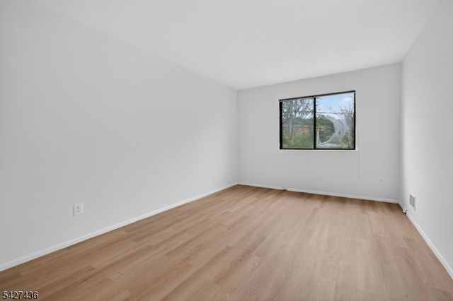 169 Castle Ridge Dr, East Hanover Twp., NJ 07936