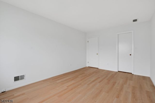 169 Castle Ridge Dr, East Hanover Twp., NJ 07936
