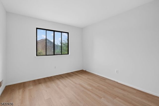 169 Castle Ridge Dr, East Hanover Twp., NJ 07936