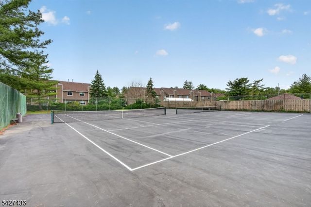 169 Castle Ridge Dr, East Hanover Twp., NJ 07936